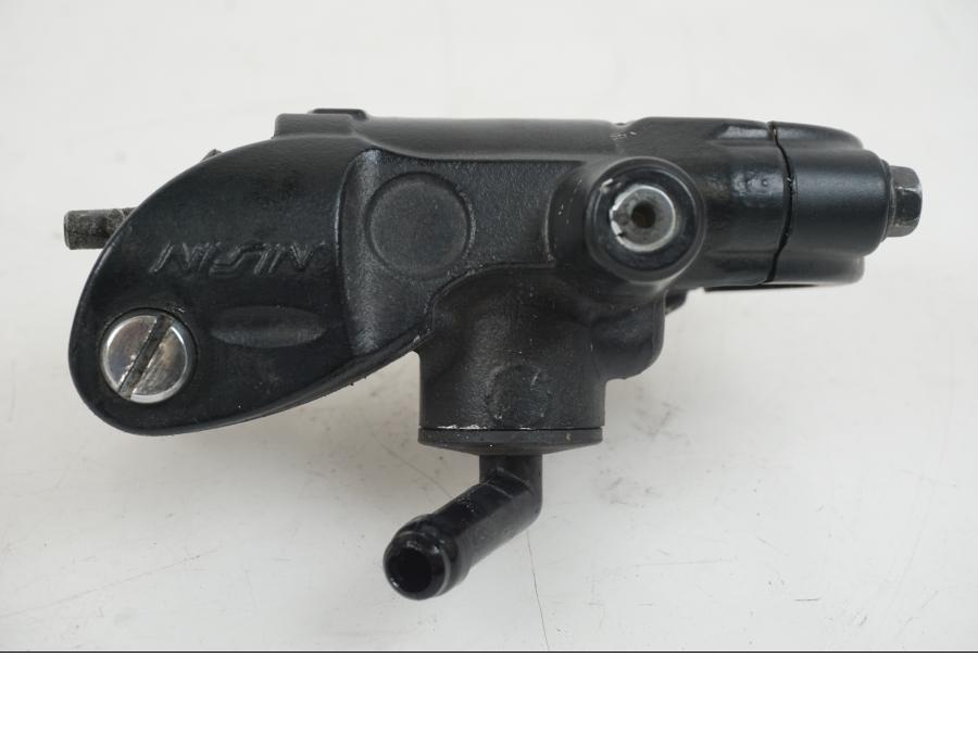 Snett nerifrån på Bromshuvudcylinder från en Suzuki GSX-R 1000 -2007 motorcykel.