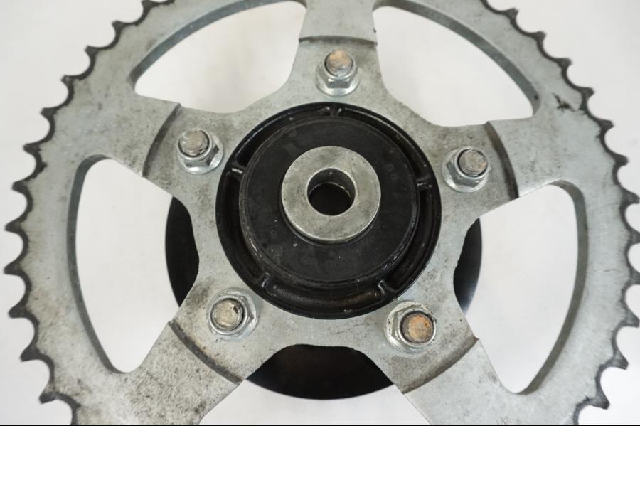 Baksidan på Drevfäste från en Suzuki GSX 600 F -1998 motorcykel.