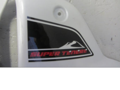 Snett uppifrån på Sidkåpa från en Yamaha XT 1200 Z -2012 motorcykel.