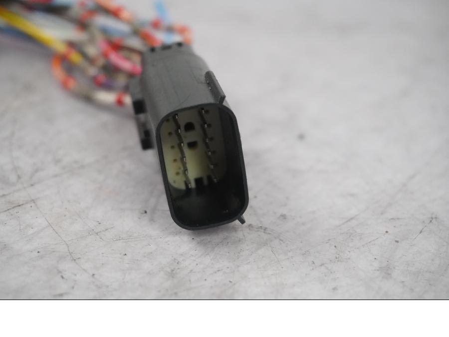 Vänster sida på Kablage från en H-D Touring Street Glide FLHX -2009 motorcykel.