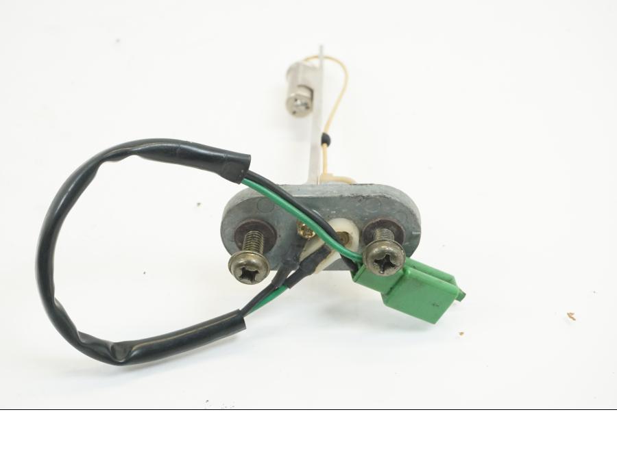 Snett uppifrån på Bensinmätare från en Yamaha YZF R6 -1999 motorcykel.