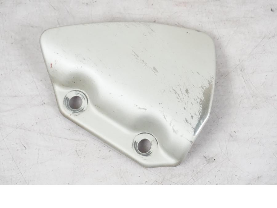 Framsidan på Bromshuvudcylinderskydd från en BMW R 1200 GSA -2012 motorcykel.