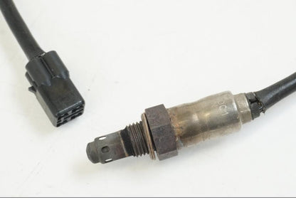 Baksidan på Lambdasond från en Husqvarna 701 Supermoto -2020 motorcykel.