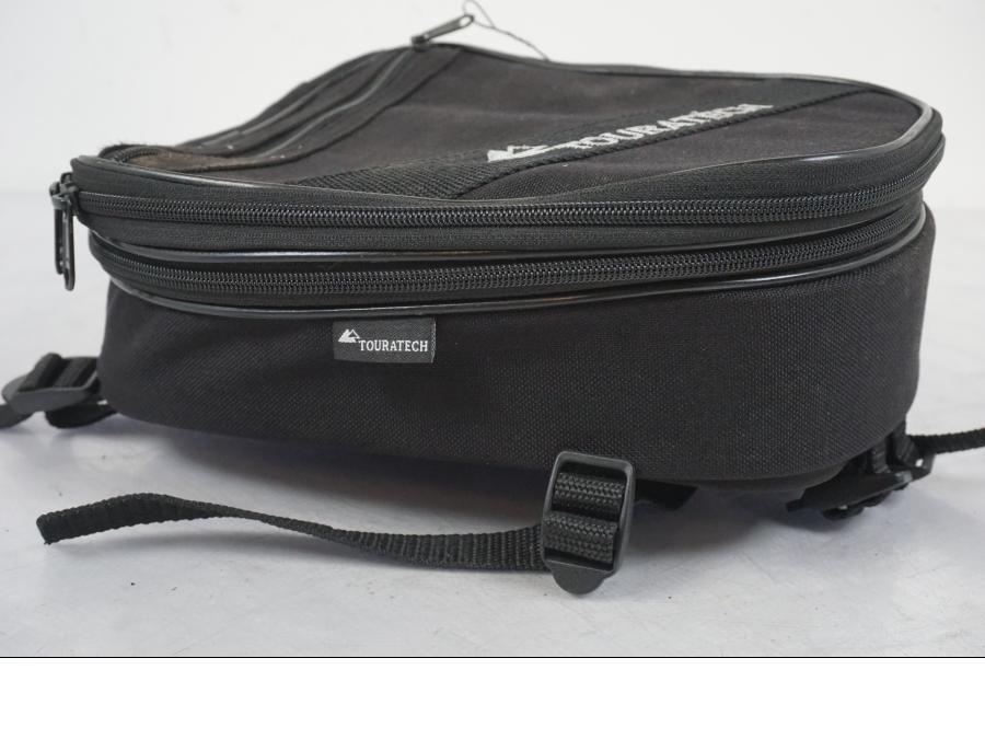 Baksidan på Väska från en KTM 1290 Super Duke R -2022 motorcykel.