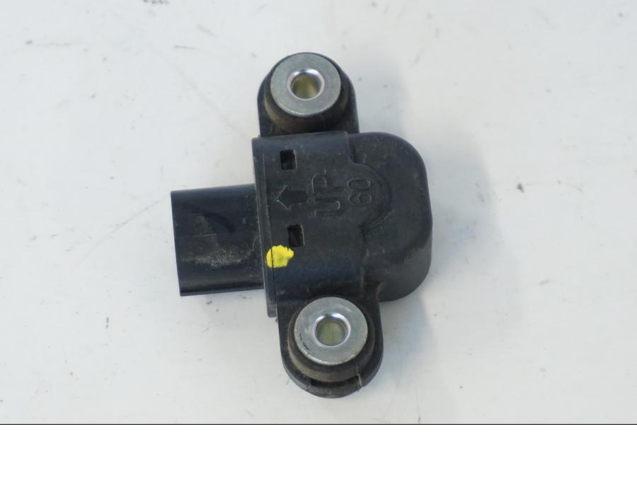 Snett nerifrån på Tilt Sensor från en Honda SH 300 A -2011 scooter.