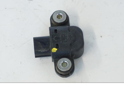 Snett nerifrån på Tilt Sensor från en Honda SH 300 A -2011 scooter.