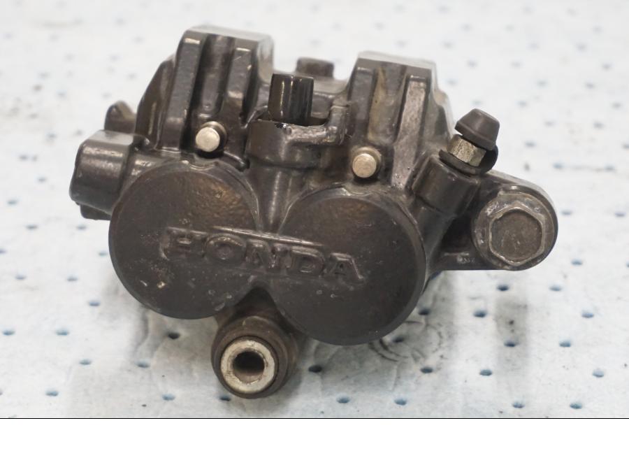 Framsidan på Bromsok från en Honda GL 1200 -1987 motorcykel.