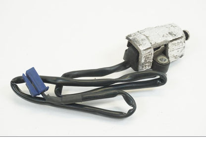 Baksidan på Sidostödsbrytare från en Yamaha FJR 1300 -2007 motorcykel.