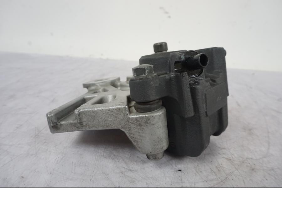 Vänster sida på Bromsok från en Yamaha MT-09 -2020 motorcykel.