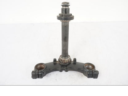 Baksidan på Gaffelkrona från en Suzuki GSX 550 EF -1985 motorcykel.