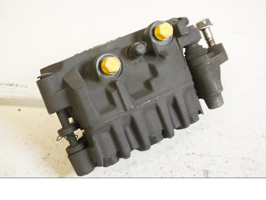 Baksidan på Bromsok från en Honda VTX 1800 -2002 motorcykel.