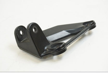 Höger sida på Fotpinnefäste från en Ducati Streetfighter S -2011 motorcykel.