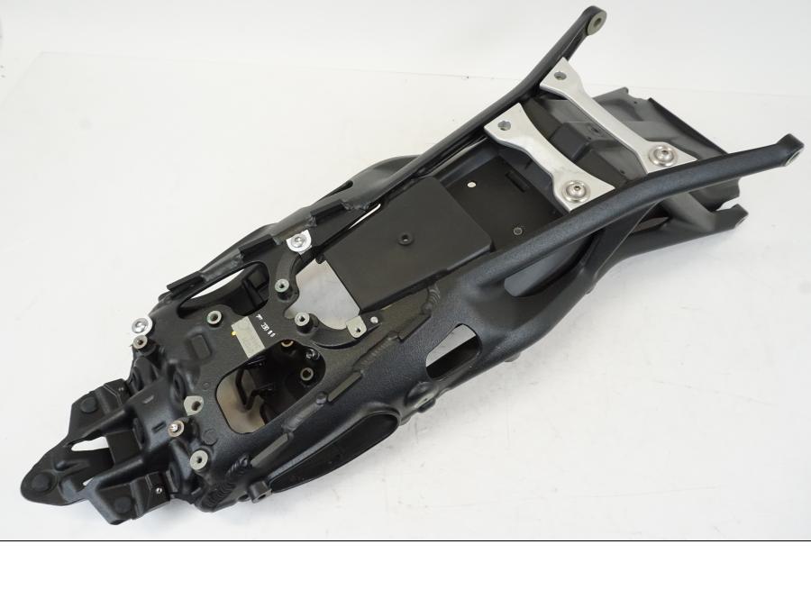 Extrabild2 på Bakram från en Triumph Speed Triple -2021 motorcykel.