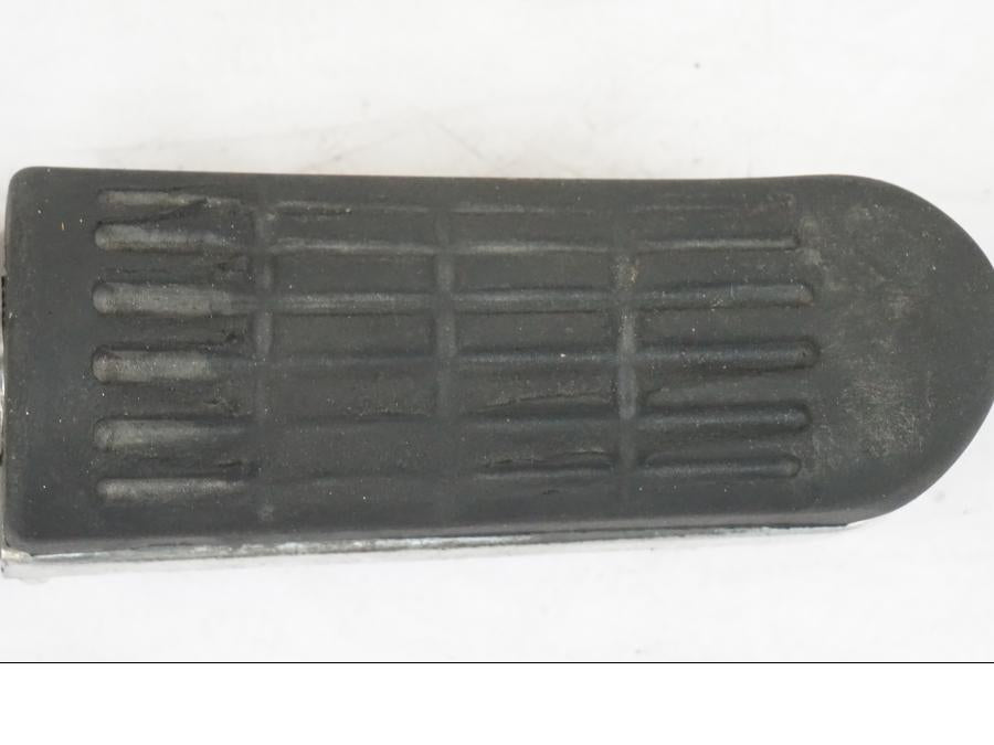 Vänster sida på Fotpinne från en Honda CBR 1000 F -1999 motorcykel.