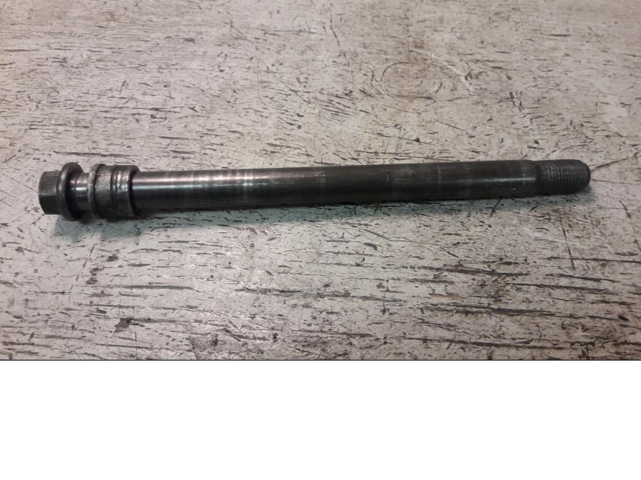 Framsidan på Axel från en Yamaha FZ-S 600 -2000 motorcykel.