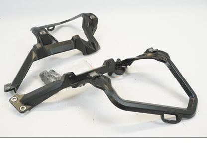 Baksidan på Väskhållare från en KTM 990 SMT -2012 motorcykel.