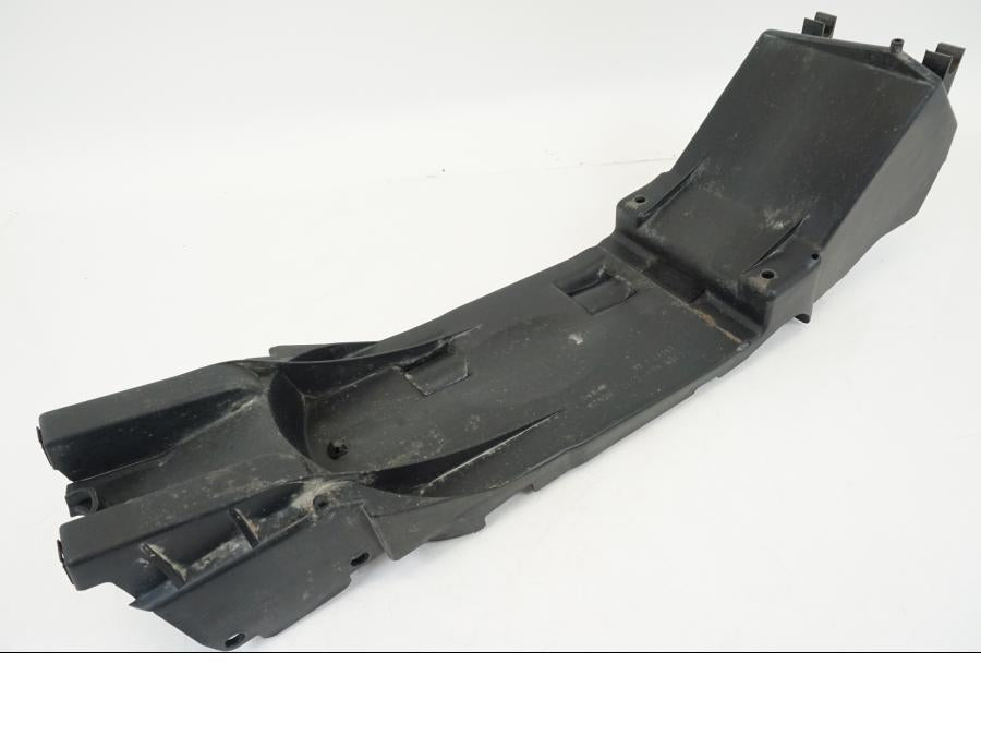 Framsidan på Undertail från en Honda XL 1000 V -1999 motorcykel.