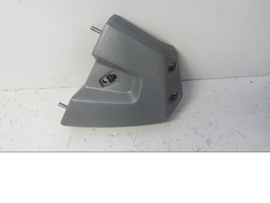 Framsidan på Sidkåpa från en Yamaha XT660Z Tenere -2009 motorcykel.