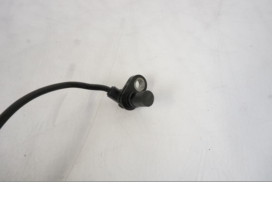 Baksidan på ABS givare från en KTM 125 Duke -2017 motorcykel.