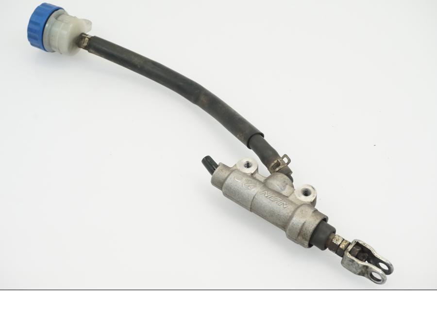 Framsidan på Bromshuvudcylinder från en Yamaha WR 125 -2010 motorcykel.