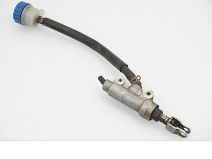 Framsidan på Bromshuvudcylinder från en Yamaha WR 125 -2010 motorcykel.