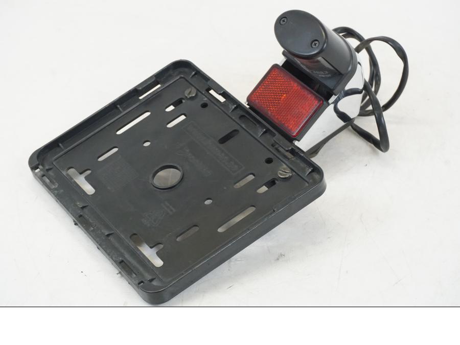 Framsidan på Skylthållare från en Kawasaki VN 800 -2000 motorcykel.