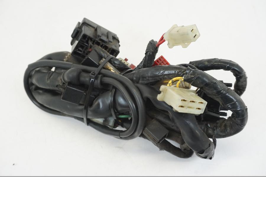 Snett nerifrån på Kabelstam från en Honda CB 750 -2002 motorcykel.