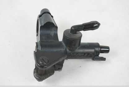 Framsidan på Bromshuvudcylinder från en Suzuki SV 650 S -2005 motorcykel.