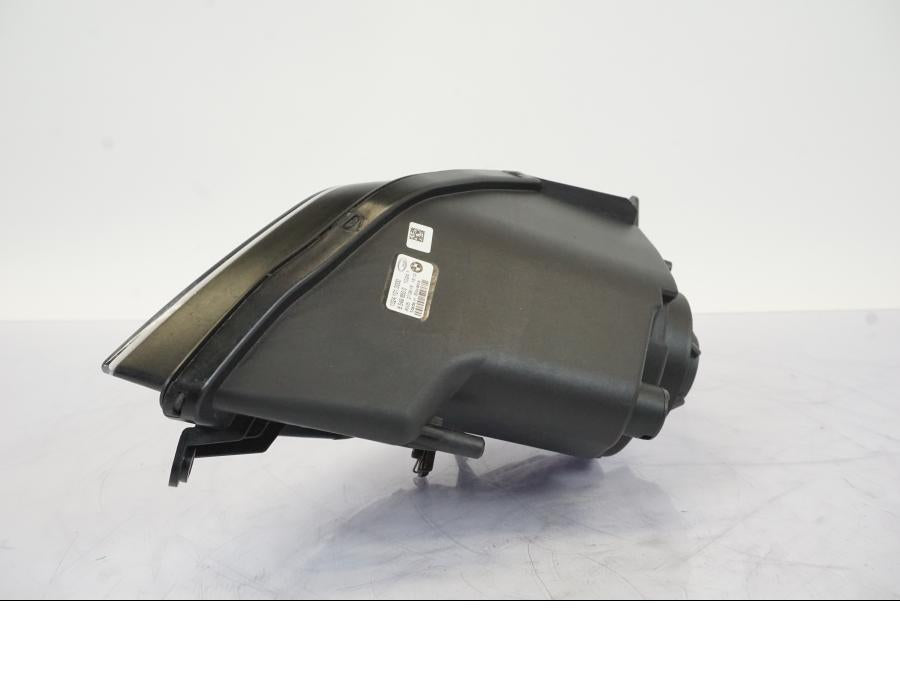 Vänster sida på Strålkastare från en BMW S 1000 XR -2019 motorcykel.