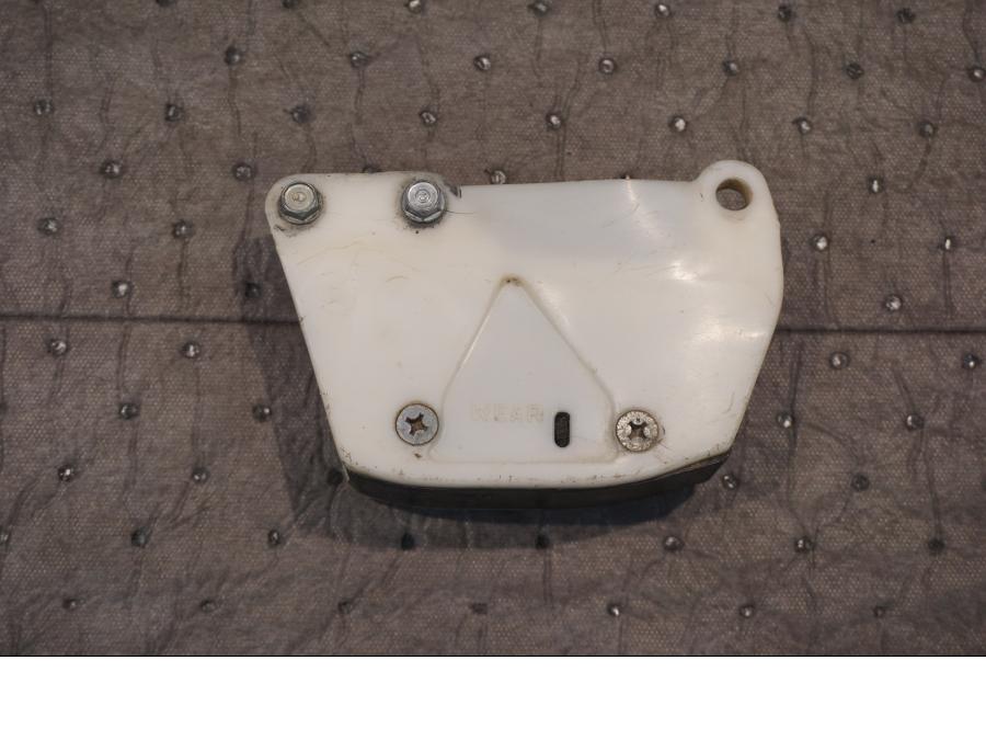 Framsidan på Kedjeskydd från en Honda XR 600 R -1990 motorcykel.