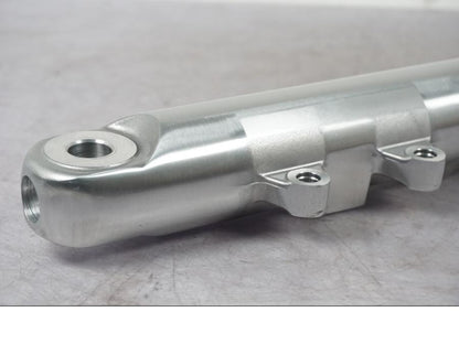 Baksidan på Gaffelben från en H-D Dyna Wide Glide FXDWG -2008 motorcykel.