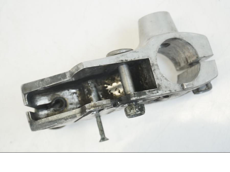 Vänster sida på Kopplingsklo från en Yamaha XV 1700 -2004 motorcykel.