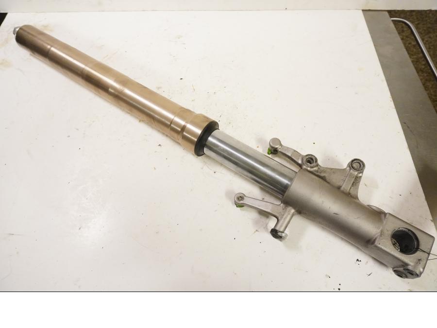 Framsidan på Gaffelben från en Kawasaki ZXR 400 -1992 motorcykel.