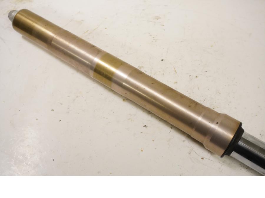 Höger sida på Gaffelben från en Kawasaki ZXR 400 -1993 motorcykel.