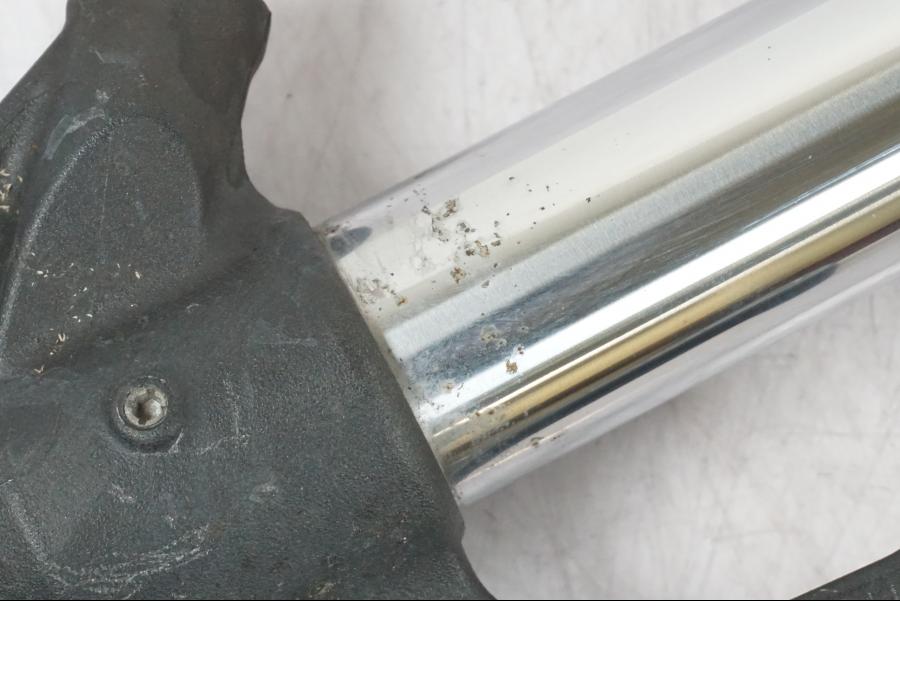 Extrabild4 på Gaffelben från en Yamaha MT-09 -2016 motorcykel.