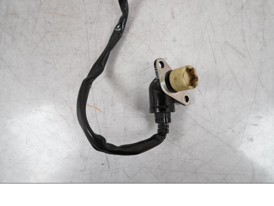 Baksidan på Hastighetsgivare från en Honda VFR 800 -2005 motorcykel.