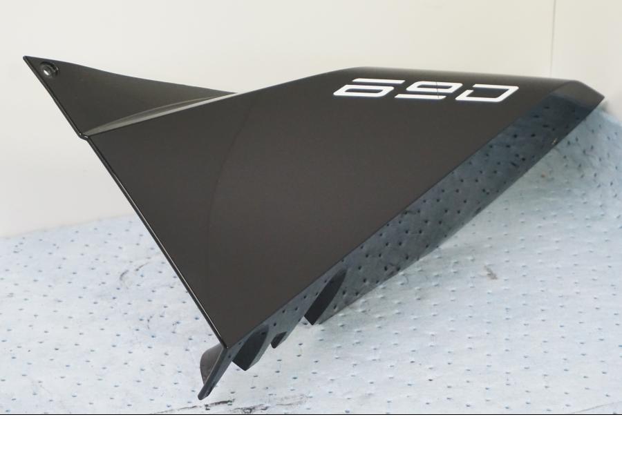 Baksidan på Sidopanel från en KTM 690 Duke -2008 motorcykel.