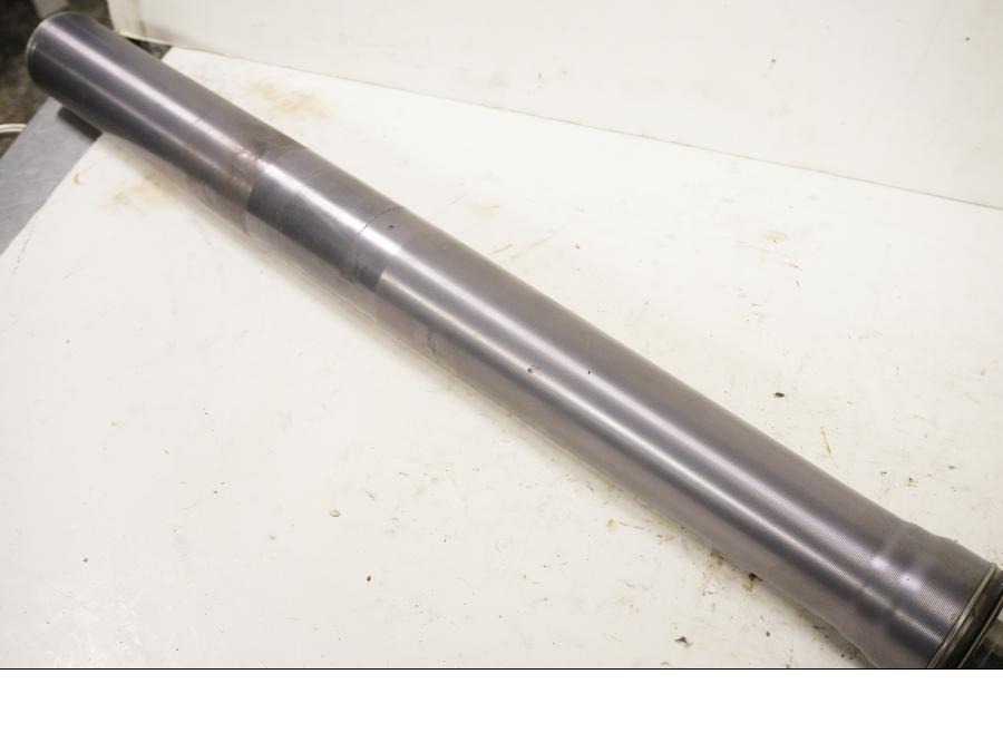 Vänster sida på Gaffelben från en KTM 625 SXC -2004 motorcykel.