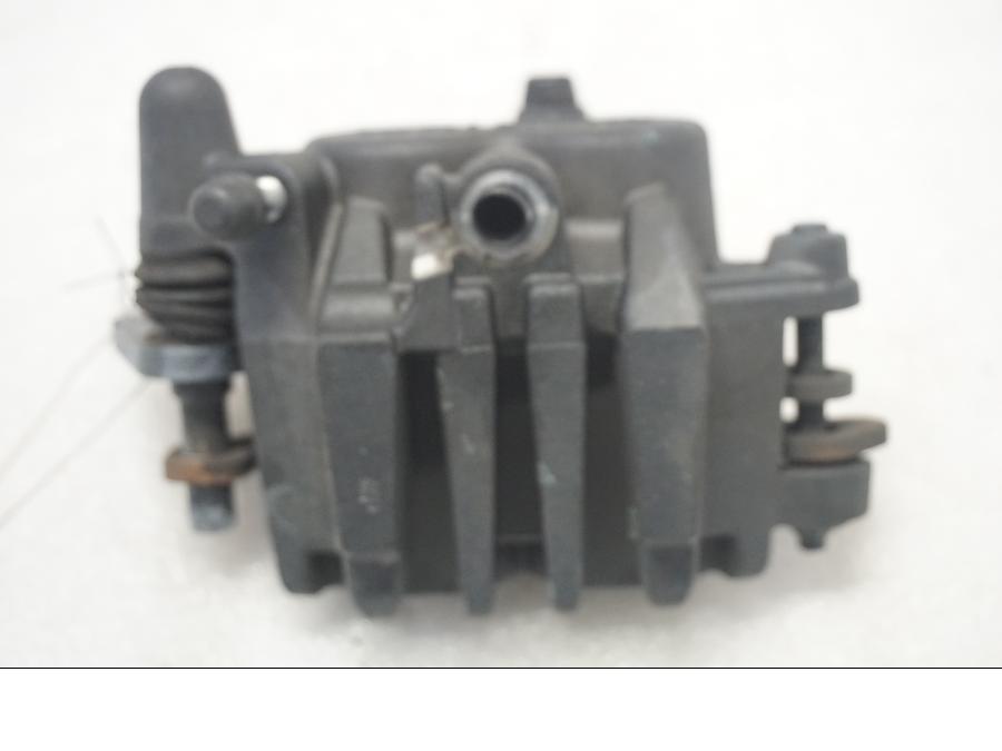 Höger sida på Bromsok från en Suzuki SV 650 -2016 motorcykel.