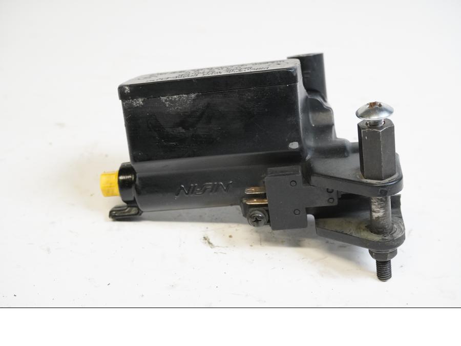 Baksidan på Kopplingshuvudcylinder från en Suzuki DL 1000 -2004 motorcykel.