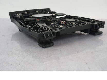 Snett nerifrån på Topboxfäste från en BMW R 1300 GS -2024 motorcykel.