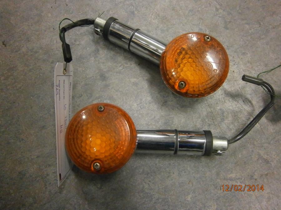 Framsidan på Blinkers från en Suzuki VL 1500 -2002 motorcykel.
