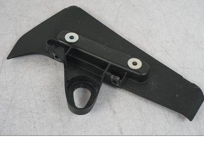 Framsidan på Blinkersfäste från en Yamaha MT-09 SP -2018 motorcykel.