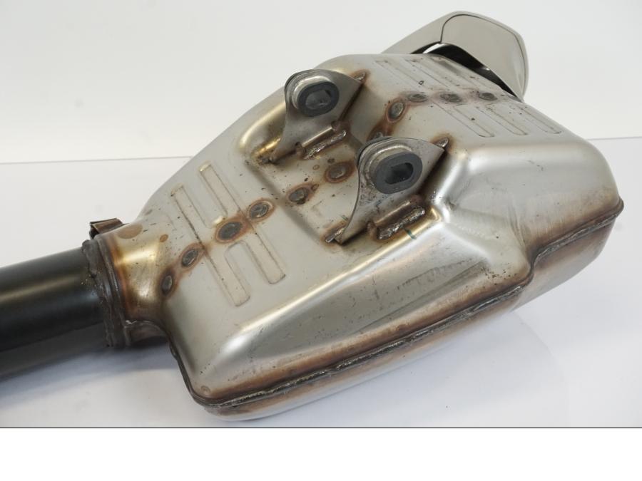 Extrabild2 på Avgassystem från en Triumph Trident -2021 motorcykel.