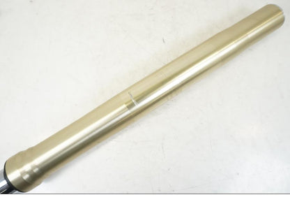 Snett uppifrån på Gaffelben från en Yamaha YZF 1000 R1 -2001 motorcykel.