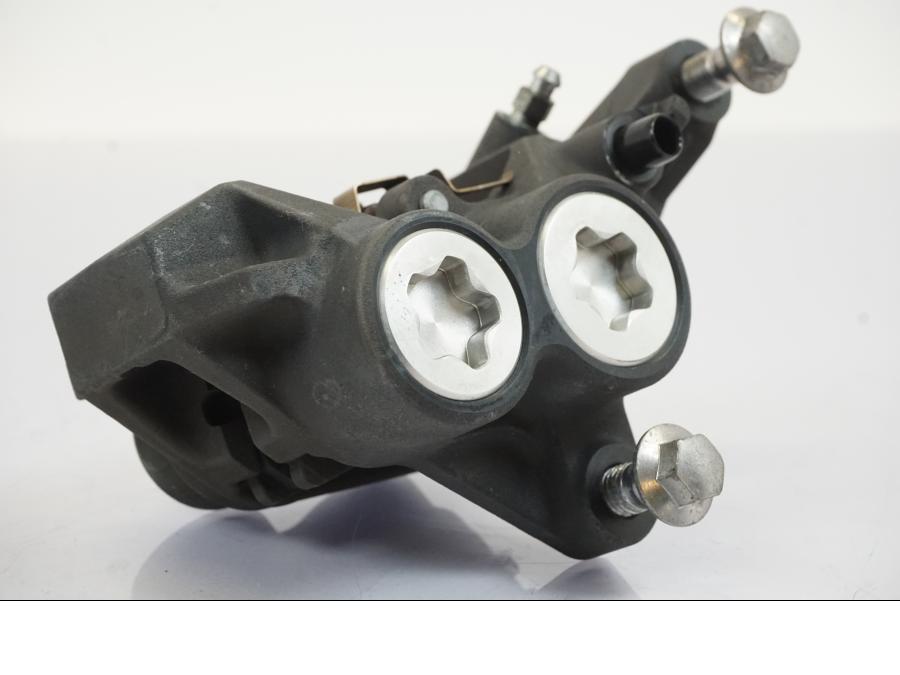 Baksidan på Bromsok från en Yamaha MT-07 -2016 motorcykel.