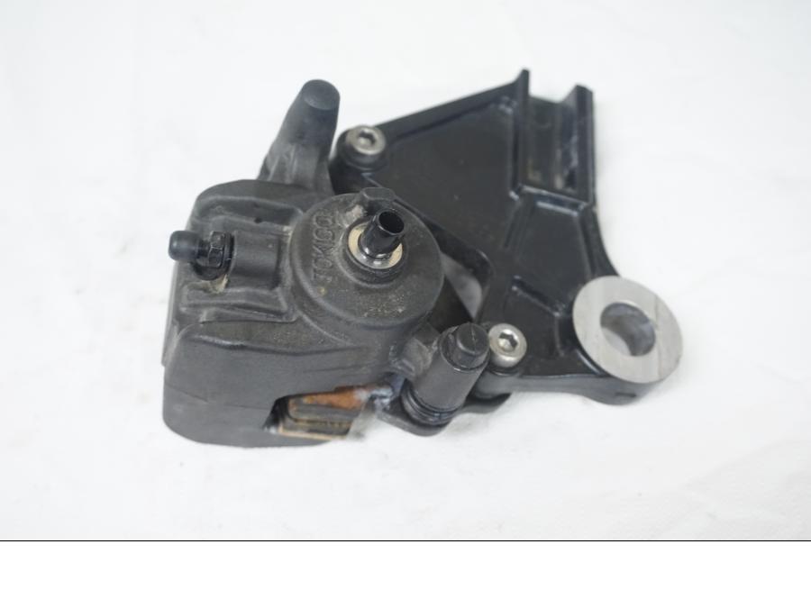 Vänster sida på Bromsok från en Kawasaki ER-6N -2006 motorcykel.