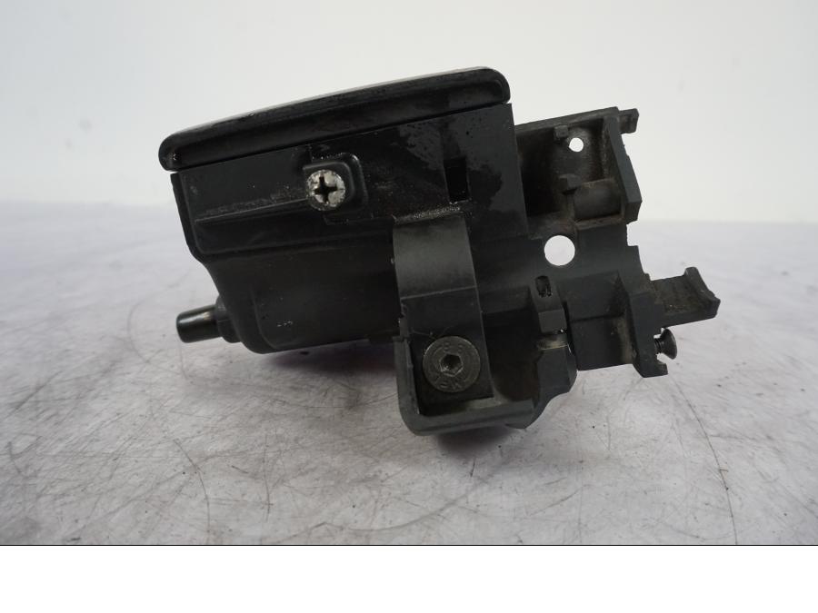 Vänster sida på Bromshuvudcylinder från en BMW R 1150 GS -2002 motorcykel.