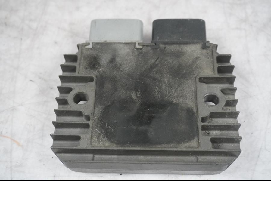 Vänster sida på Likriktare från en Kawasaki ZX-10R -2008 motorcykel.