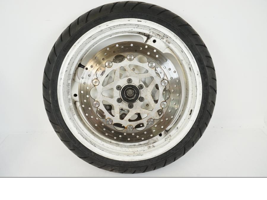 Snett nerifrån på Hjulpaket från en Yamaha FZR 1000 -1990 motorcykel.